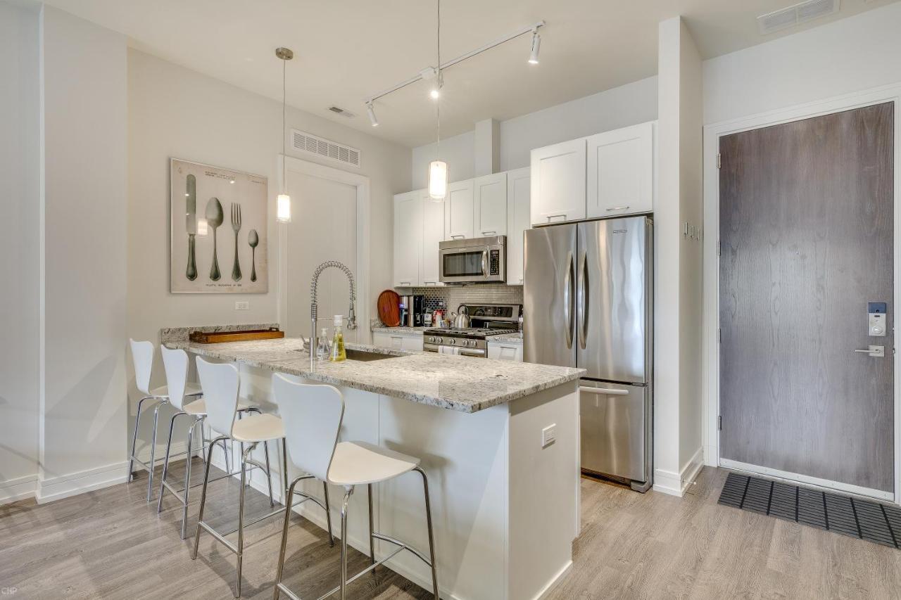 Sheridan Park Stunner! No Matter If You Are In Town For Business Or Fun This Has You Covered Apts Appartement Chicago